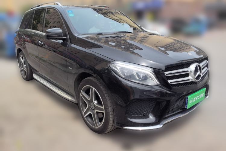 Used Mercedes-Benz GLE 2019 GLE 400 4MATIC Exclusive Edition Front Right 45 Deg