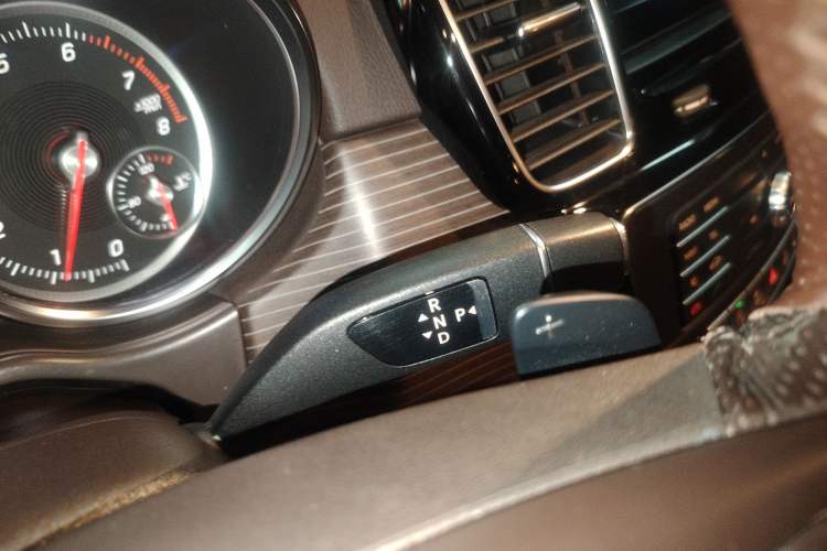 Used Mercedes-Benz GLE 2019 GLE 320 4MATIC Dynamic Edition Prestige Model Gear Lever