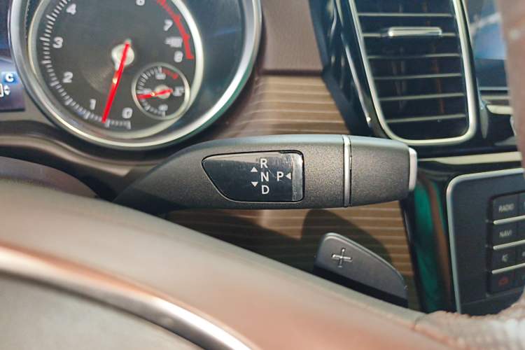 Used Mercedes-Benz GLE 2019 GLE 400 4MATIC Exclusive Edition Gear Lever