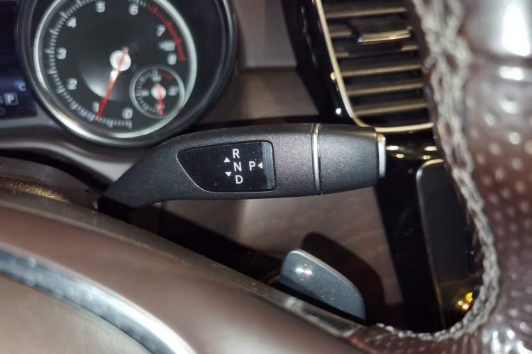 Used Mercedes-Benz GLE 2019 GLE 400 4MATIC Exclusive Edition Gear Lever
