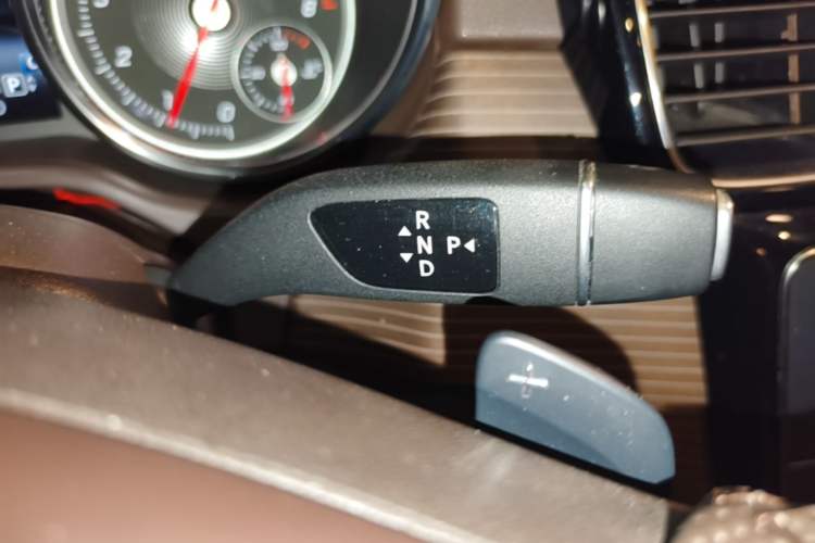 Used Mercedes-Benz GLE 2019 GLE 320 4MATIC Dynamic Edition Prestige Model Gear Lever