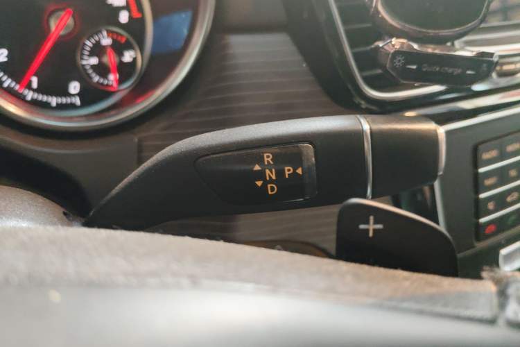 Used Mercedes-Benz GLE 2019 GLE 320 4MATIC Dynamic Edition Prestige Model Gear Lever