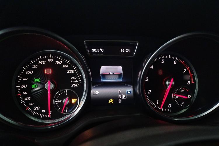 Used Mercedes-Benz GLE 2019 GLE 320 4MATIC Dynamic Edition Prestige Model Instrument Cluster