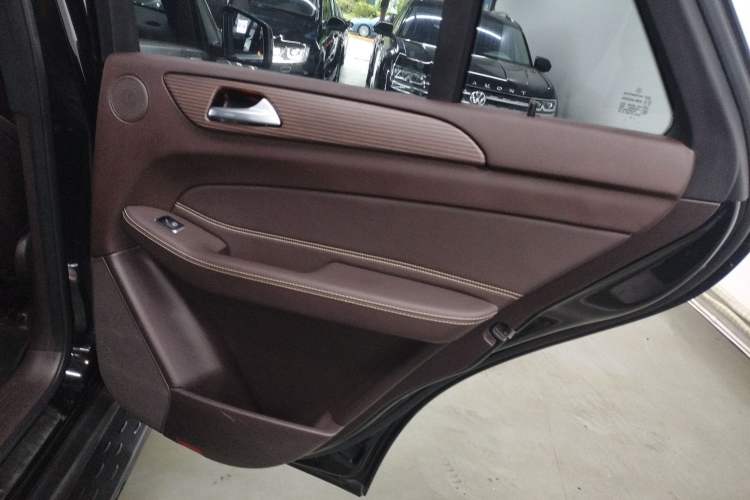 Used Mercedes-Benz GLE 2019 GLE 320 4MATIC Dynamic Edition Prestige Model Interior 2