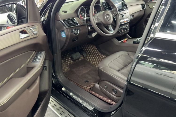 Used Mercedes-Benz GLE 2019 GLE 400 4MATIC Exclusive Edition Interior 2