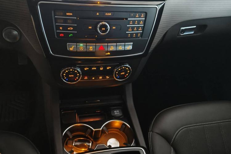 Used Mercedes-Benz GLE 2019 GLE 320 4MATIC Dynamic Edition Prestige Model Interior 2