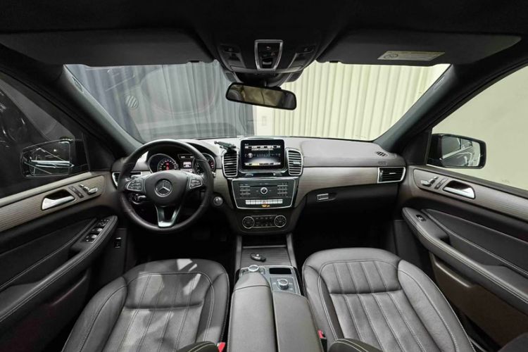 Used Mercedes-Benz GLE 2019 GLE 320 4MATIC Dynamic Edition Prestige Model Interior 2