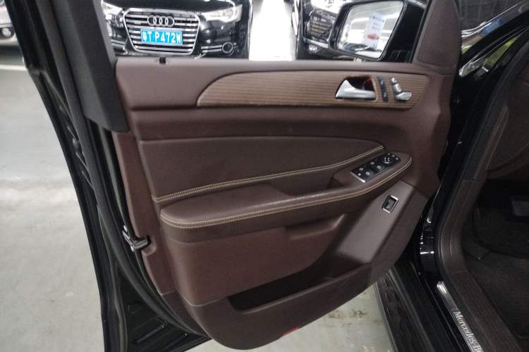 Used Mercedes-Benz GLE 2019 GLE 320 4MATIC Dynamic Edition Prestige Model Interior 3