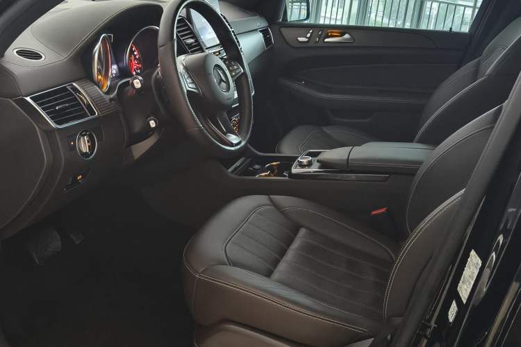 Used Mercedes-Benz GLE 2019 GLE 320 4MATIC Dynamic Edition Prestige Model Interior 3