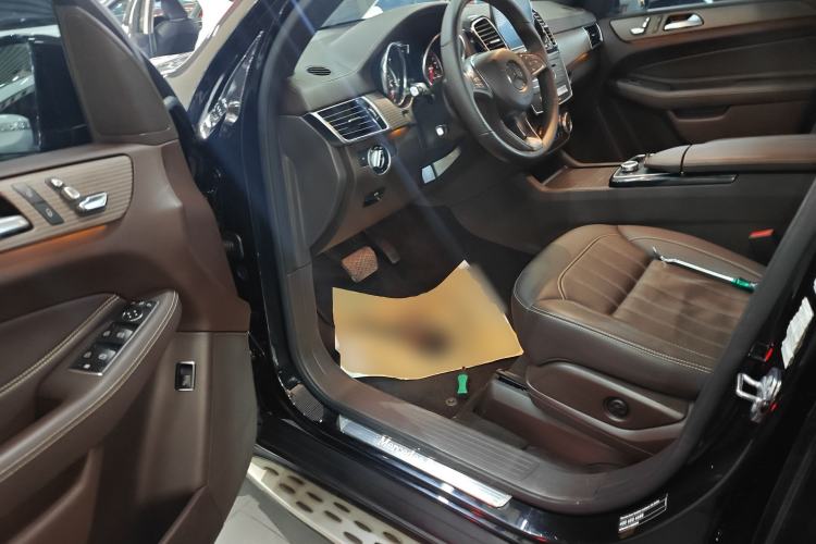 Used Mercedes-Benz GLE 2019 GLE 320 4MATIC Dynamic Edition Prestige Model Interior 3