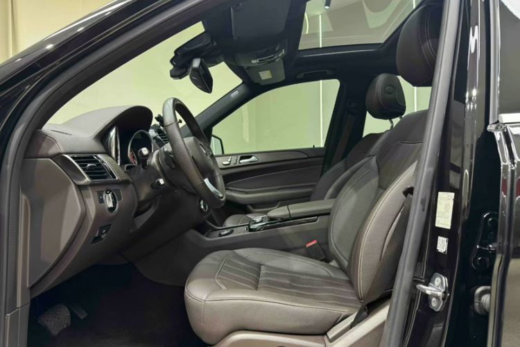 Used Mercedes-Benz GLE 2019 GLE 320 4MATIC Dynamic Edition Prestige Model Interior 3