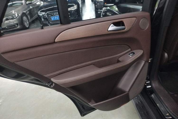 Used Mercedes-Benz GLE 2019 GLE 320 4MATIC Dynamic Edition Prestige Model Interior 4