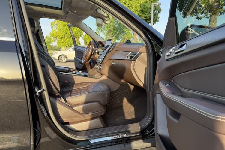 Used Mercedes-Benz GLE 2019 GLE 320 4MATIC Dynamic Edition Prestige Model Interior 4