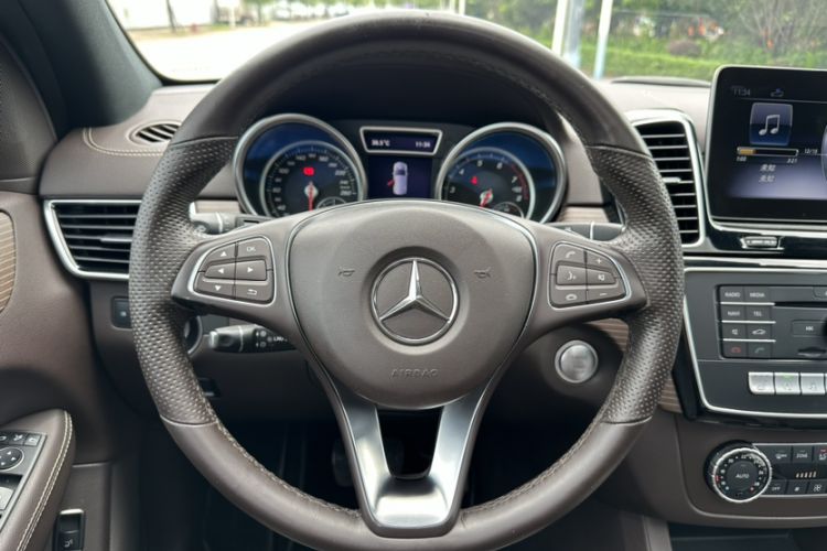 Used Mercedes-Benz GLE 2019 GLE 320 4MATIC Dynamic Edition Prestige Model Interior 5