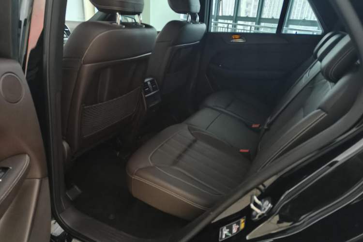 Used Mercedes-Benz GLE 2019 GLE 320 4MATIC Dynamic Edition Prestige Model Interior 5