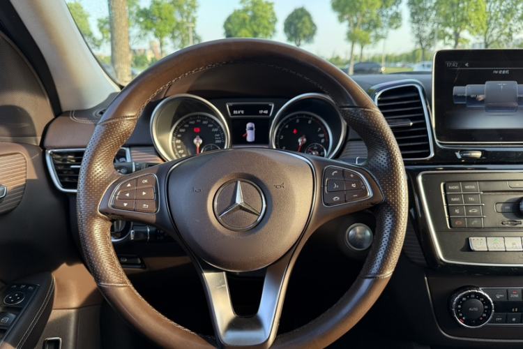 Used Mercedes-Benz GLE 2019 GLE 320 4MATIC Dynamic Edition Prestige Model Interior 5