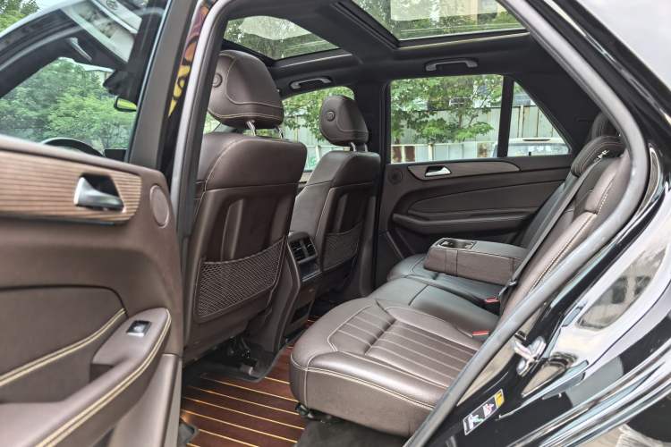 Used Mercedes-Benz GLE 2019 GLE 320 4MATIC Luxury Collection Edition Left Front Seat