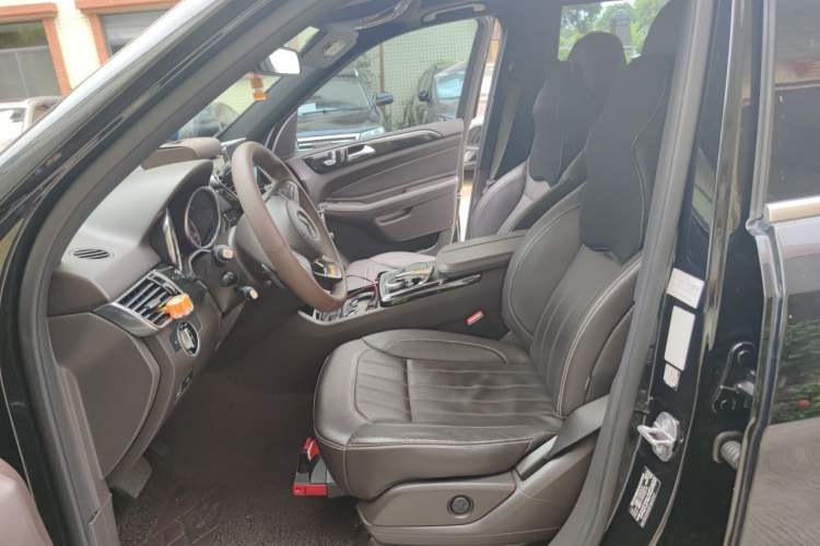 Used Mercedes-Benz GLE 2019 GLE 400 4MATIC Exclusive Edition Left Front Seat