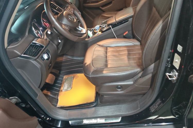 Used Mercedes-Benz GLE 2019 GLE 400 4MATIC Exclusive Edition Left Front Seat