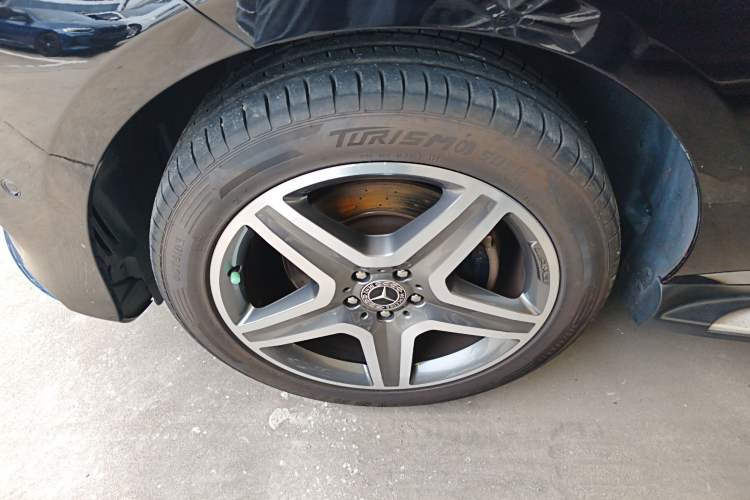 Used Mercedes-Benz GLE 2019 GLE 400 4MATIC Exclusive Edition Left Front Wheel Hub