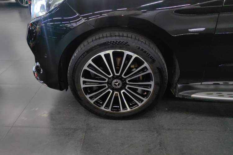 Used Mercedes-Benz GLE 2019 GLE 400 4MATIC Exclusive Edition Left Front Wheel Hub