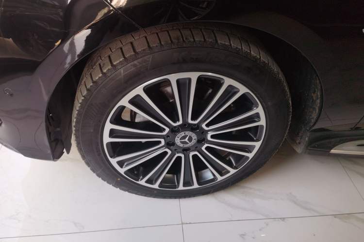 Used Mercedes-Benz GLE 2019 GLE 400 4MATIC Exclusive Edition Left Front Wheel Hub