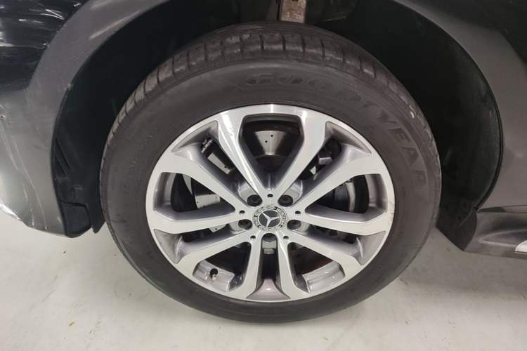 Used Mercedes-Benz GLE 2019 GLE 320 4MATIC Dynamic Edition Prestige Model Left Front Wheel Hub