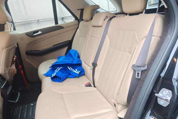 Used Mercedes-Benz GLE 2019 GLE 320 4MATIC Dynamic Edition Prestige Model Left Rear Seat