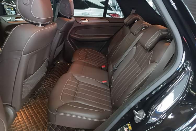 Used Mercedes-Benz GLE 2019 GLE 320 4MATIC Luxury Collection Edition Left Rear Seat