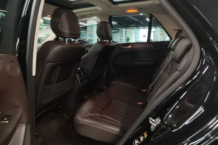 Used Mercedes-Benz GLE 2019 GLE 320 4MATIC Dynamic Edition Prestige Model Left Rear Seat