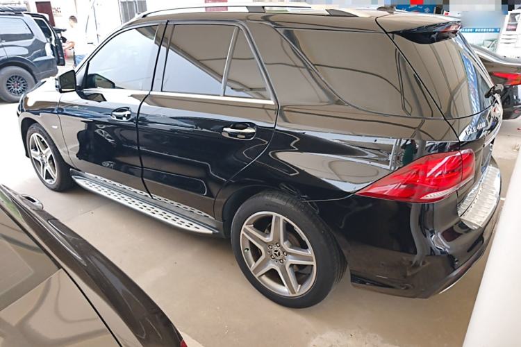 Used Mercedes-Benz GLE 2019 GLE 400 4MATIC Exclusive Edition Left Side