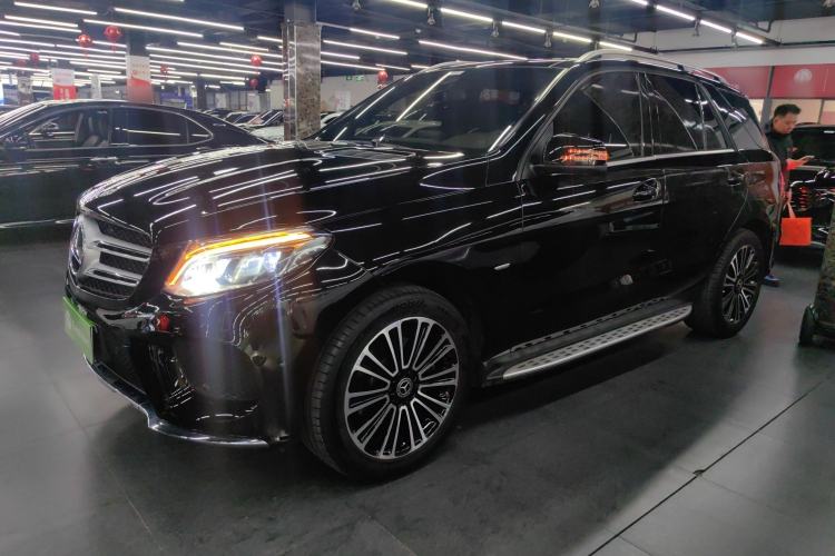 Used Mercedes-Benz GLE 2019 GLE 400 4MATIC Exclusive Edition Left Side