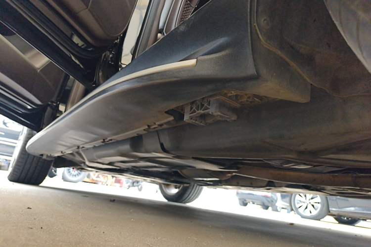 Used Mercedes-Benz GLE 2019 GLE 400 4MATIC Exclusive Edition Left Side Sill