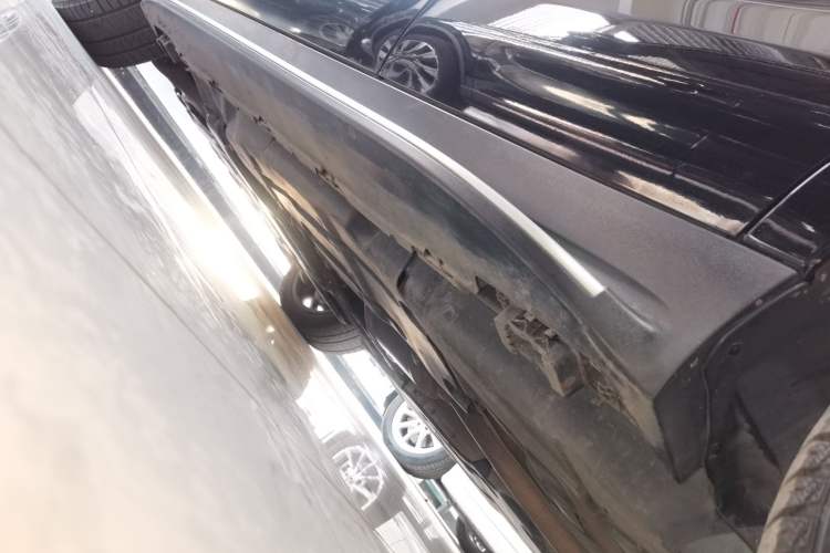 Used Mercedes-Benz GLE 2019 GLE 400 4MATIC Exclusive Edition Left Side Sill