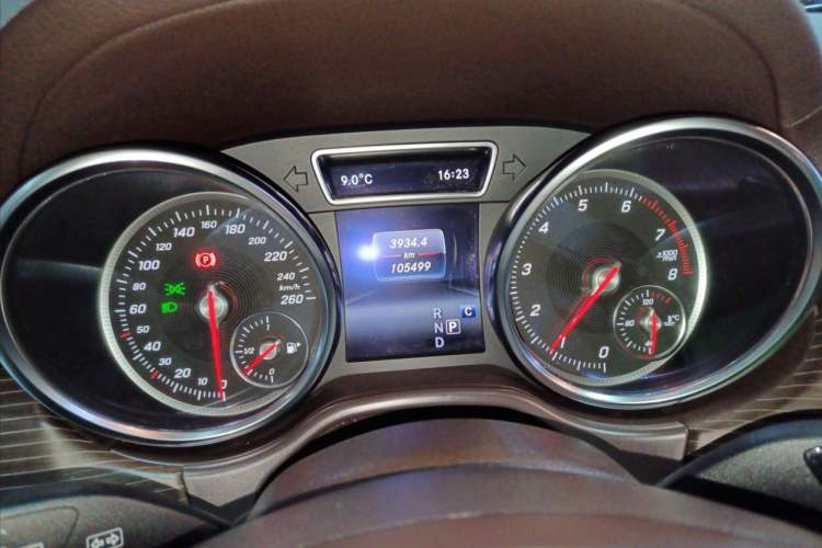 Used Mercedes-Benz GLE 2019 GLE 320 4MATIC Dynamic Edition Prestige Model Odometer Close Up