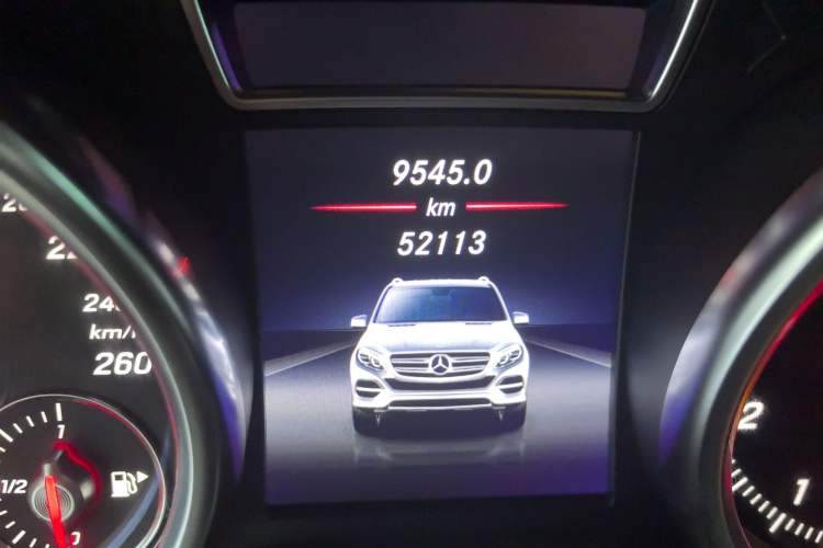 Used Mercedes-Benz GLE 2019 GLE 320 4MATIC Dynamic Edition Prestige Model Odometer Close Up