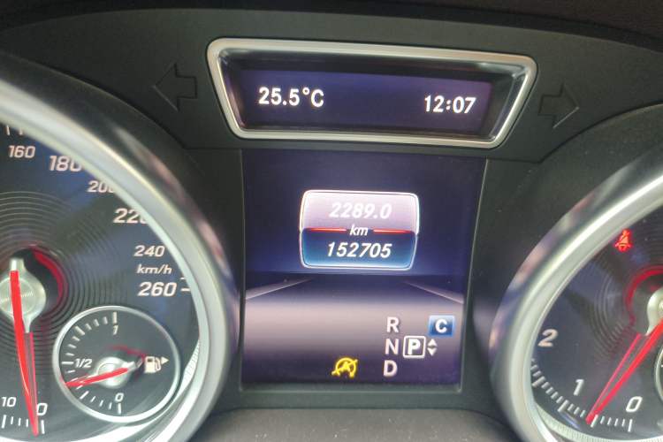 Used Mercedes-Benz GLE 2019 GLE 320 4MATIC Dynamic Edition Prestige Model Odometer Close Up