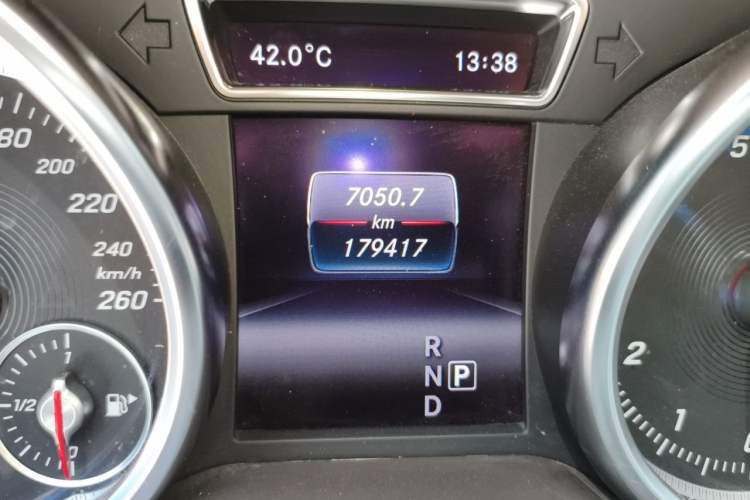 Used Mercedes-Benz GLE 2019 GLE 320 4MATIC Dynamic Edition Prestige Model Odometer Close Up