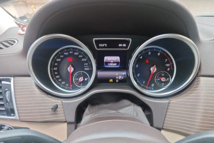 Used Mercedes-Benz GLE 2019 GLE 320 4MATIC Dynamic Edition Prestige Model Odometer Close Up
