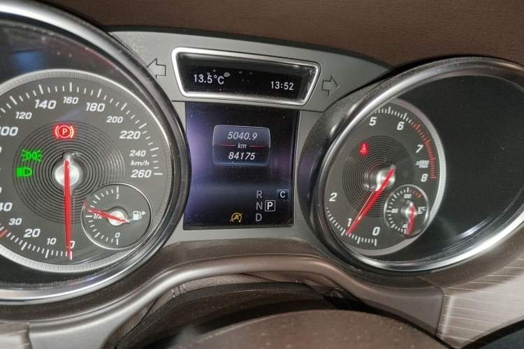 Used Mercedes-Benz GLE 2019 GLE 320 4MATIC Dynamic Edition Prestige Model Odometer Close Up
