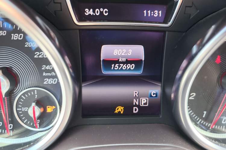 Used Mercedes-Benz GLE 2019 GLE 320 4MATIC Dynamic Edition Prestige Model Odometer Close Up
