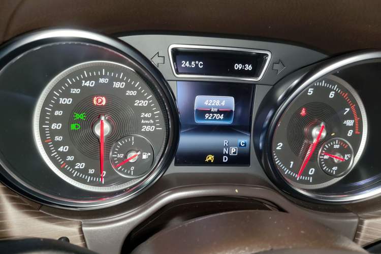 Used Mercedes-Benz GLE 2019 GLE 320 4MATIC Dynamic Edition Prestige Model Odometer Close Up