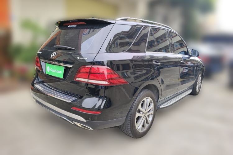 Used Mercedes-Benz GLE 2019 GLE 400 4MATIC Exclusive Edition Rear Right 45 Deg