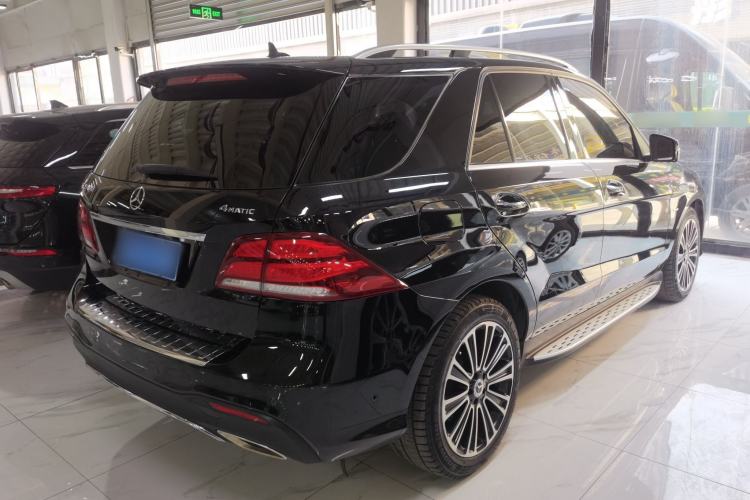 Used Mercedes-Benz GLE 2019 GLE 400 4MATIC Exclusive Edition Rear Right 45 Deg