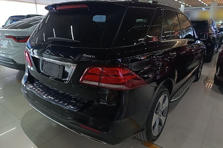 Used Mercedes-Benz GLE 2019 GLE 320 4MATIC Luxury Collection Edition Rear Right 45 Deg