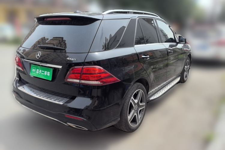 Used Mercedes-Benz GLE 2019 GLE 400 4MATIC Exclusive Edition Rear Right 45 Deg