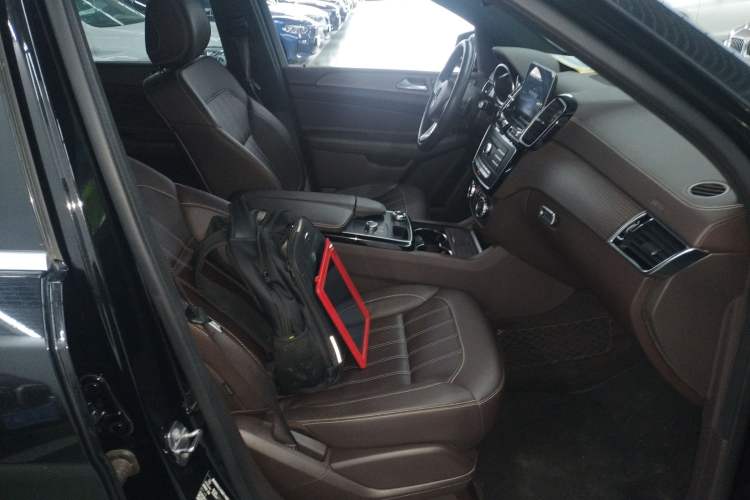 Used Mercedes-Benz GLE 2019 GLE 320 4MATIC Dynamic Edition Prestige Model Right Front Seat