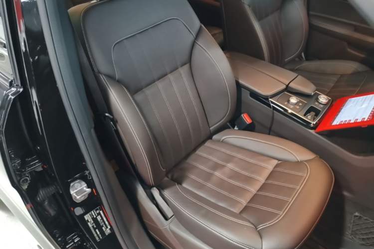 Used Mercedes-Benz GLE 2019 GLE 320 4MATIC Dynamic Edition Prestige Model Right Front Seat