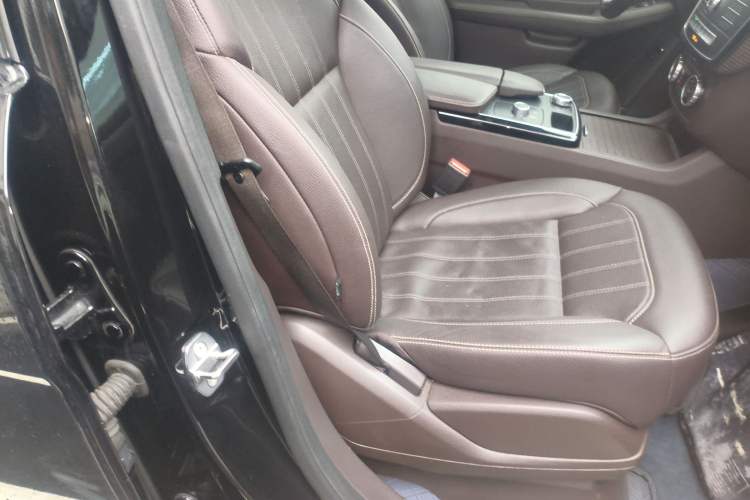 Used Mercedes-Benz GLE 2019 GLE 320 4MATIC Dynamic Edition Prestige Model Right Front Seat