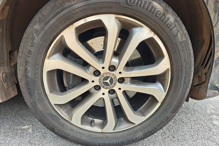 Used Mercedes-Benz GLE 2019 GLE 320 4MATIC Dynamic Edition Prestige Model Right Front Wheel Hub